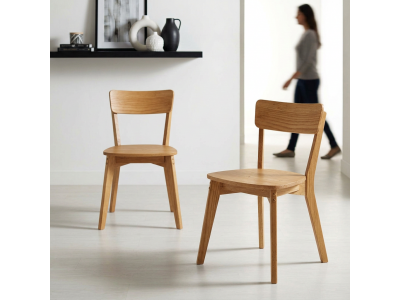 2 cadeiras de madeira com acabamento acetinado natural em cera / coleção scandian